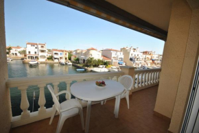 Bonito apartamento con vistas a la marina cerca del centro y playa-321